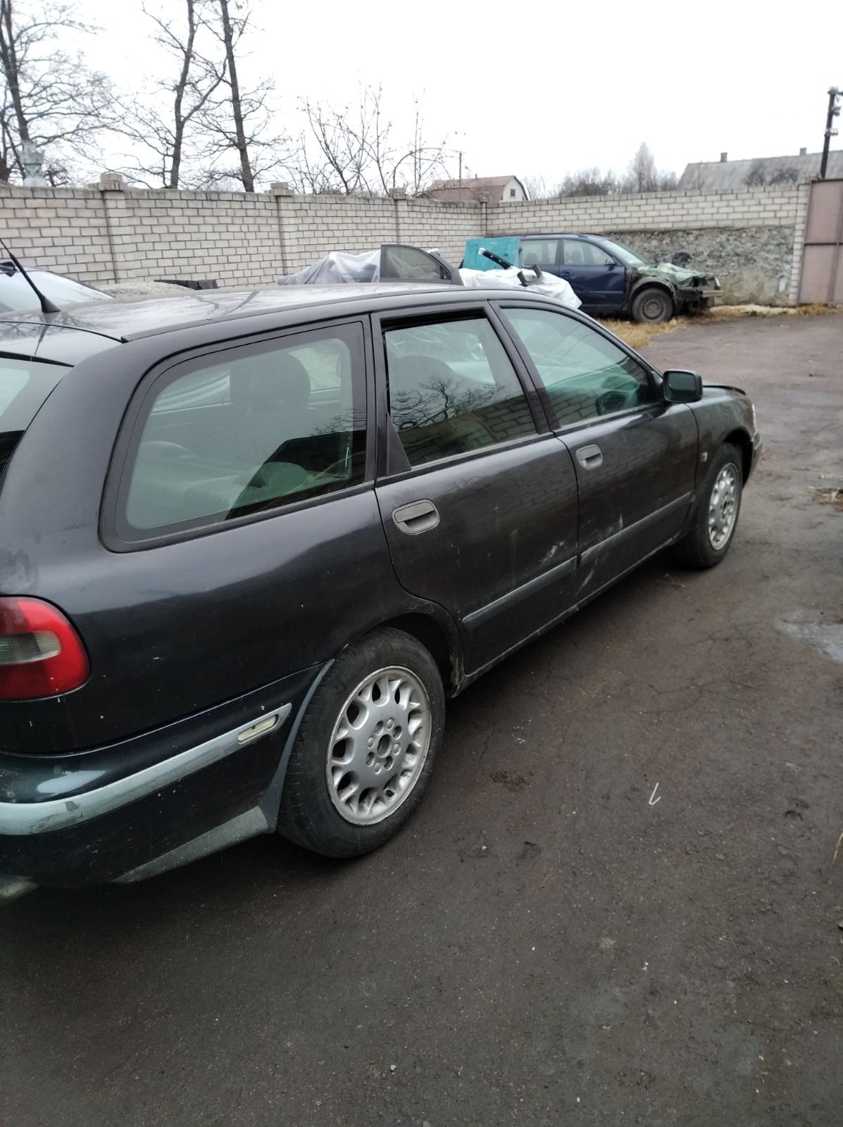 Разборка двигун, кпп, четверть,фари,двері,генератор,насос гурVolvo S40