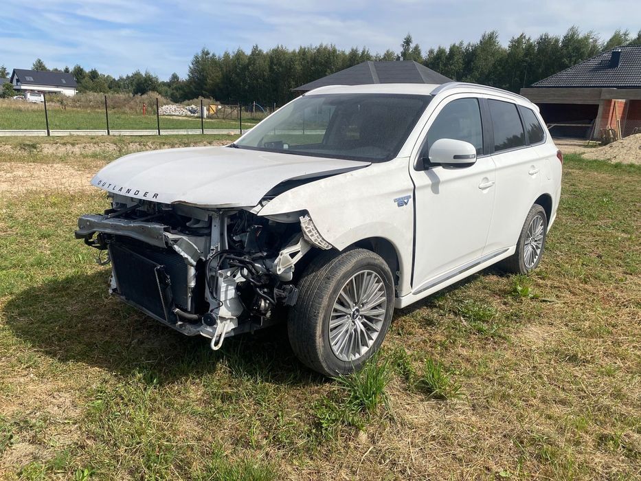 Mitsubishi Outlander Skóry Ledy Navi