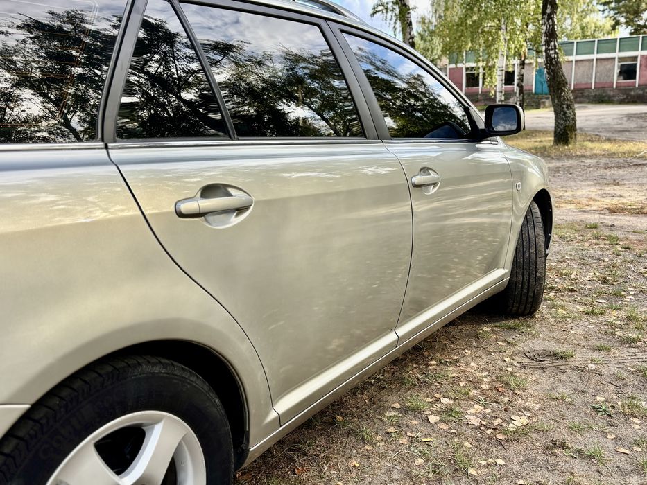 Продам Toyota Avensis 2.2 dizel