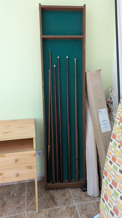 Armário para tacos de snooker.