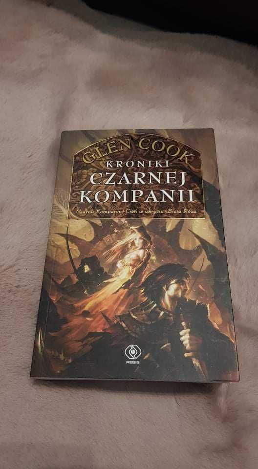 kroniki czarnej kompanii Glen Cook