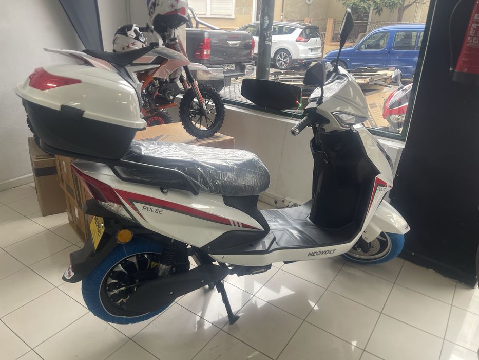 Moto eletrica nao precisa de carta