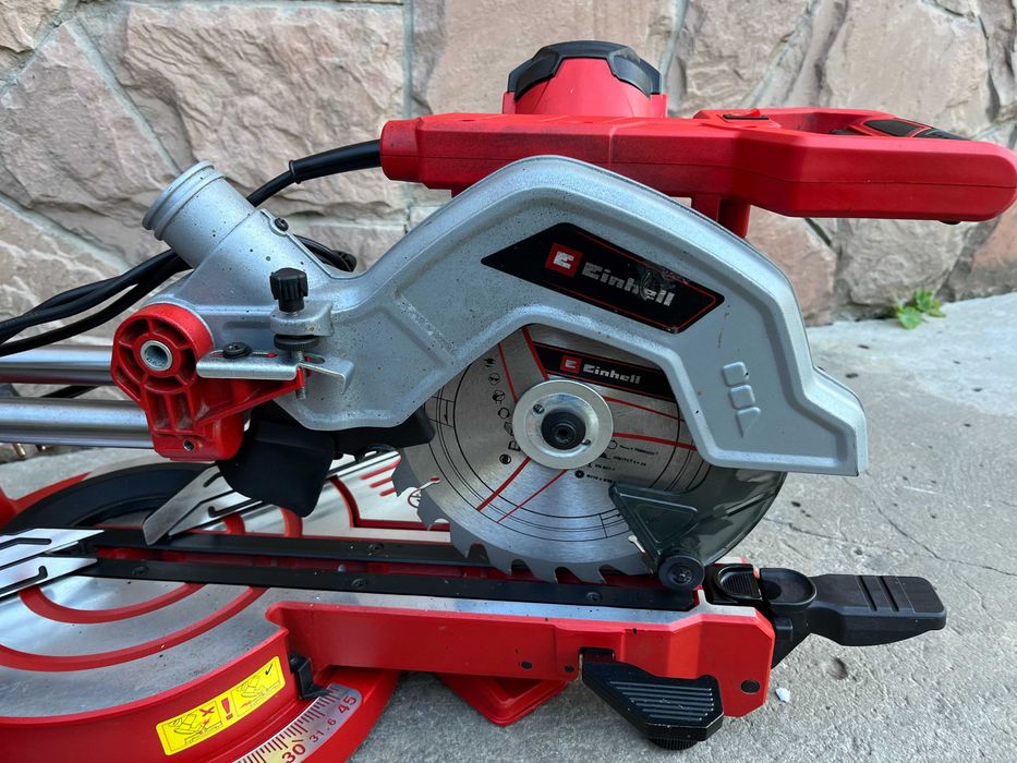 Торцювальна пилка EINHELL TC-SM 216 1600 Вт 216 мм