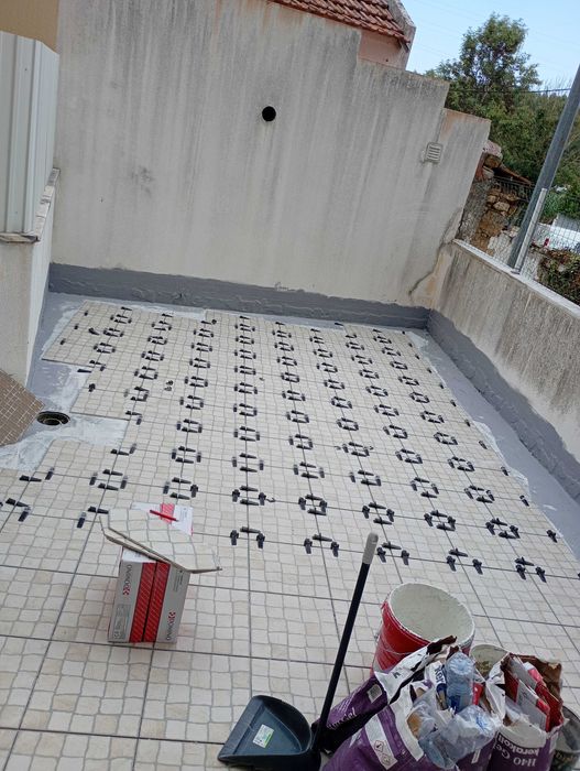 Mão de obra , pedreiro e azulejista, pintura.