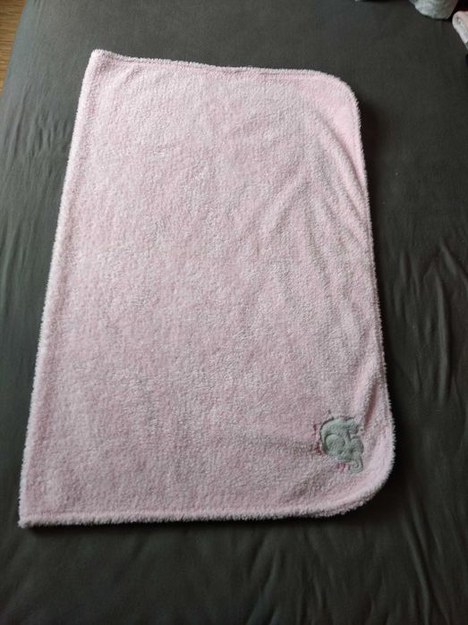 Dziewczęcy cienki kocyk