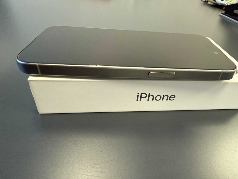 iPhone 15 pro 256gb titânio