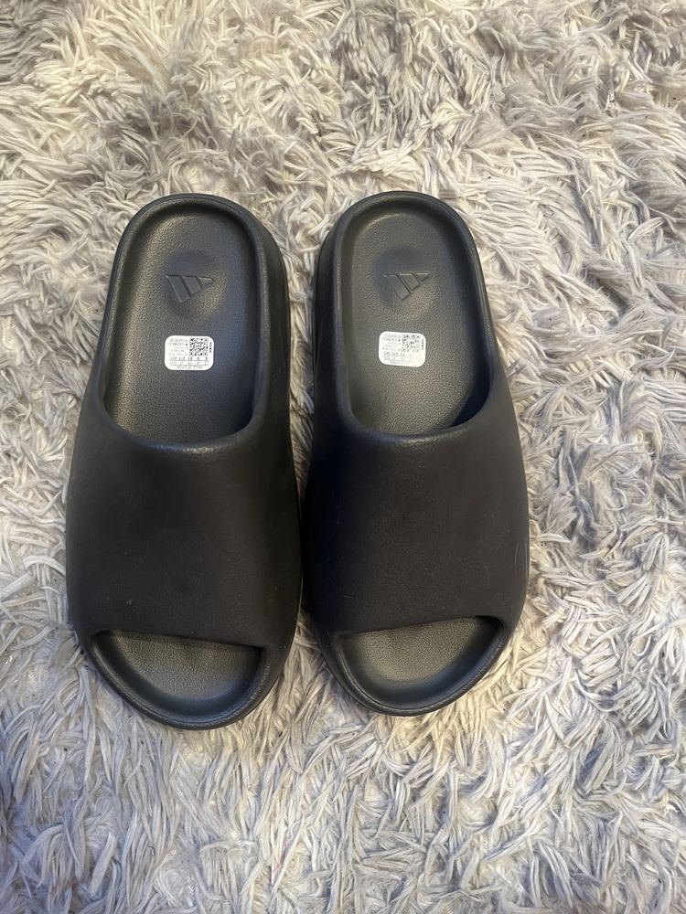 Yeezy slide czarne onyx drip