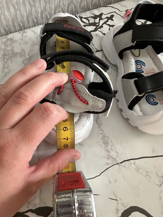 босоніжки дитячі 25 розмір нові