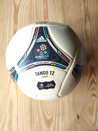 Футбольний м'яч Tango Euro 2012