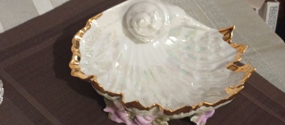 Конфетницы  Раковина.Коричневая с ручкой.