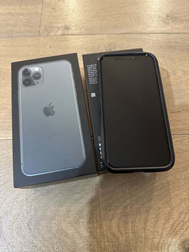 Iphone 11 PRO 64 GB plus etui spigen