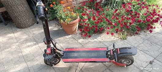 Продам самокат Тесла 30000