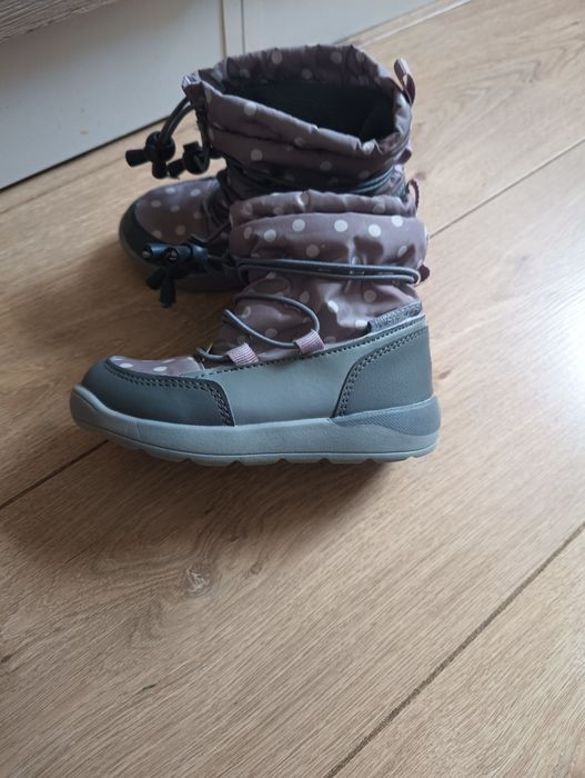 Sniegowce. Zimowe r.25 dziewczynka