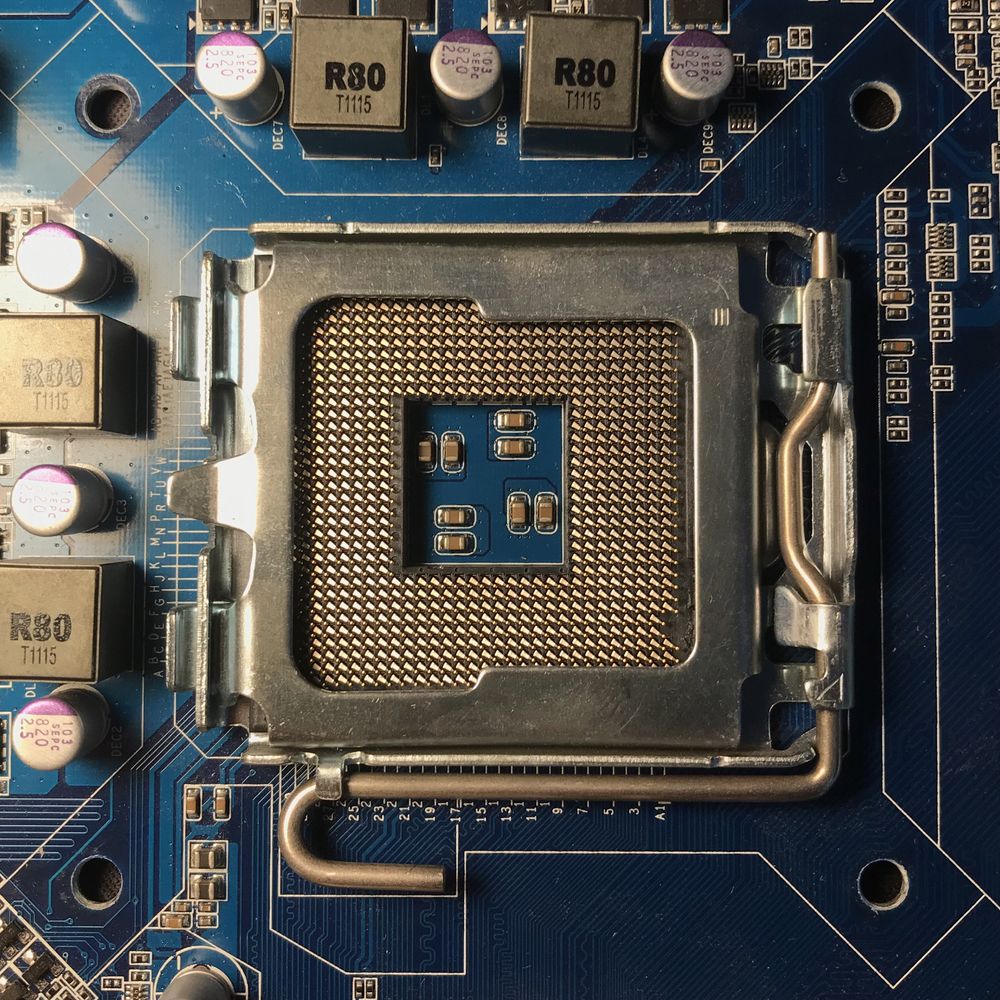 Zestaw płyty głównej z procesorem Intel Xeon i pamięcią RAM 4 GB