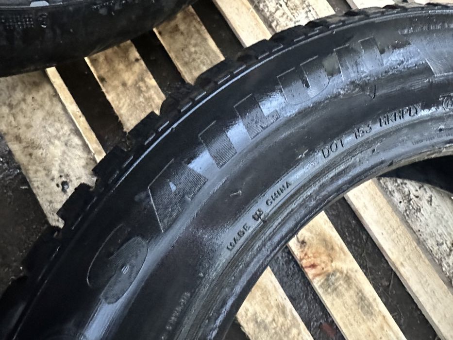 Шини зима шипована 215/60 R17