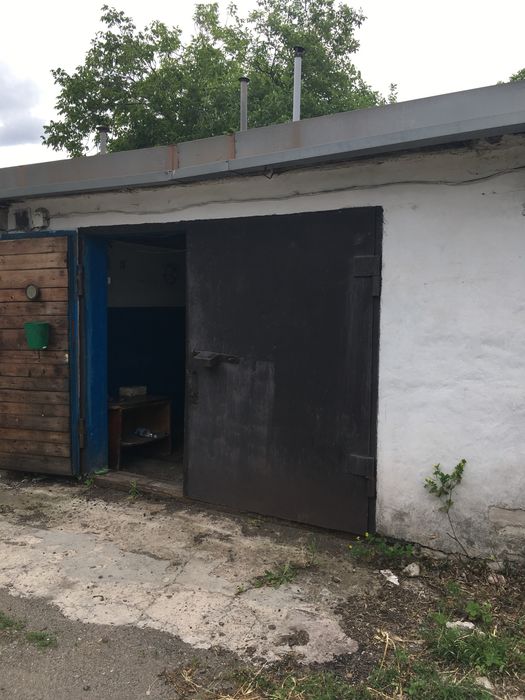 Продам гараж,в хорошем районе