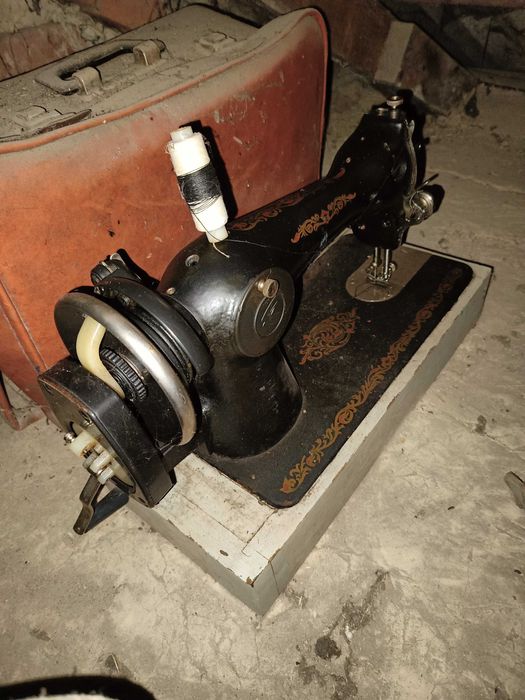 Швейна машинка 2шт.