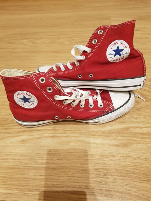 3 pares de ténis Converse e Adidas