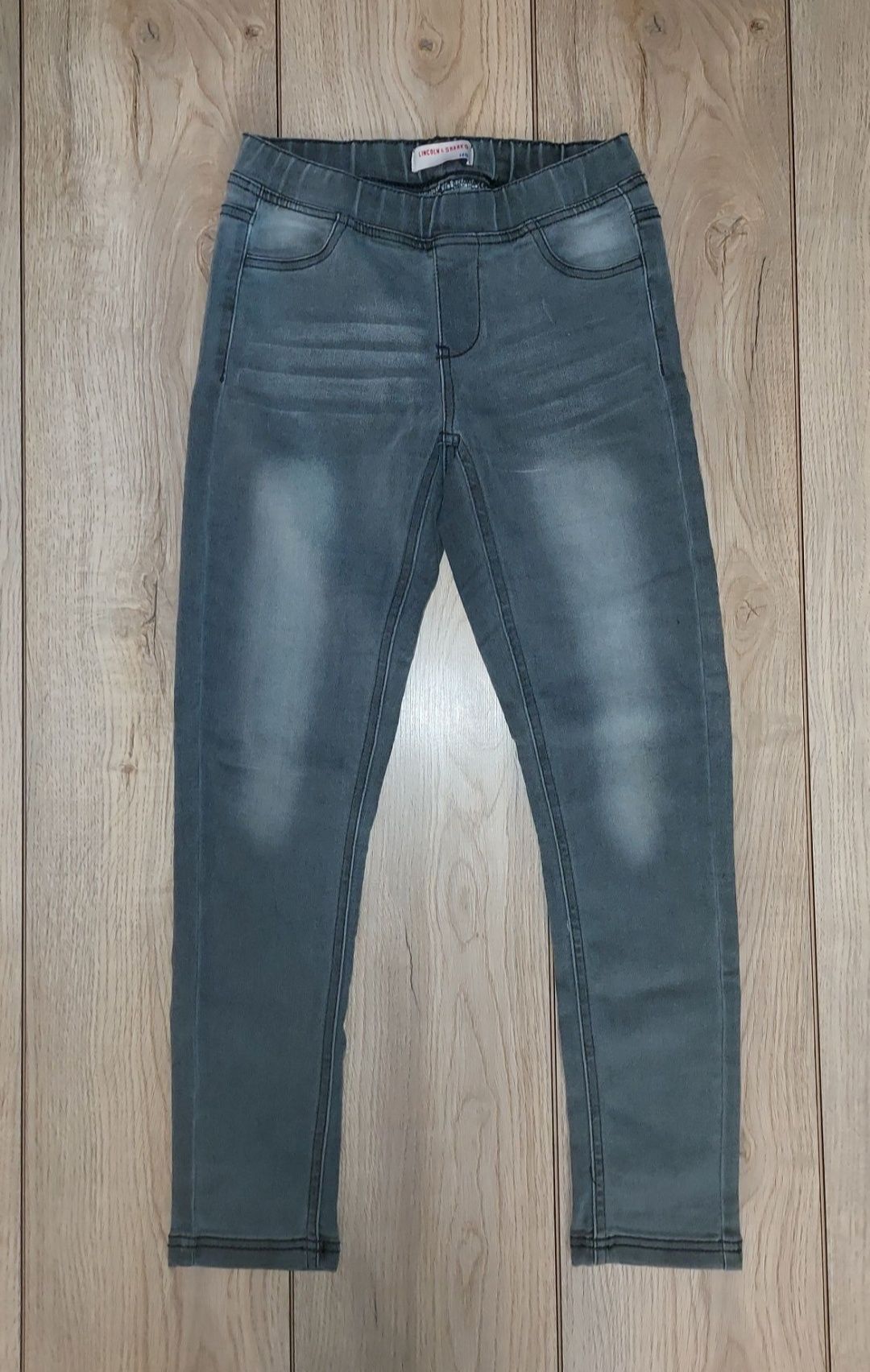 Szare jeansy dziewczęce na gumce 5. 10. 15 rozmiar 146