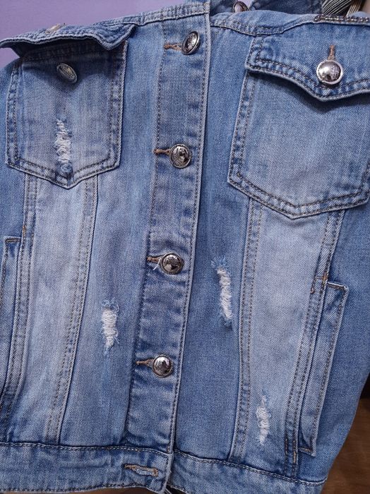 Джинсова куртка жіноча