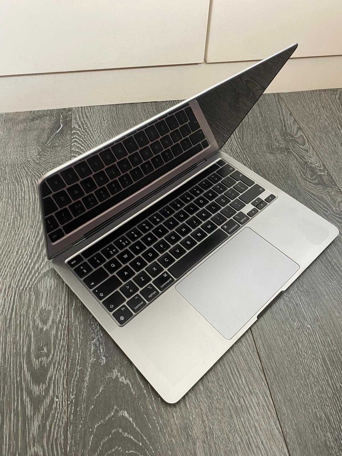 Macbook Pro M1 - MYD82PO - Dez 2021 - 16Gb memória / 256 GB SDD
