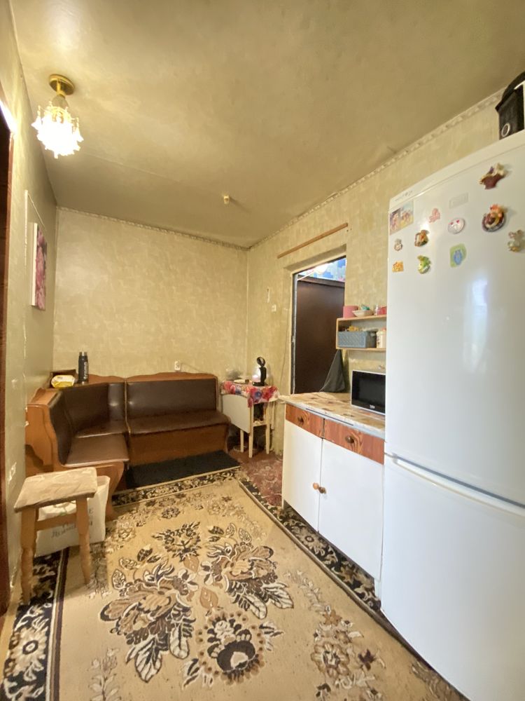 Продаж 2 кім гуртожитку Молодіжна