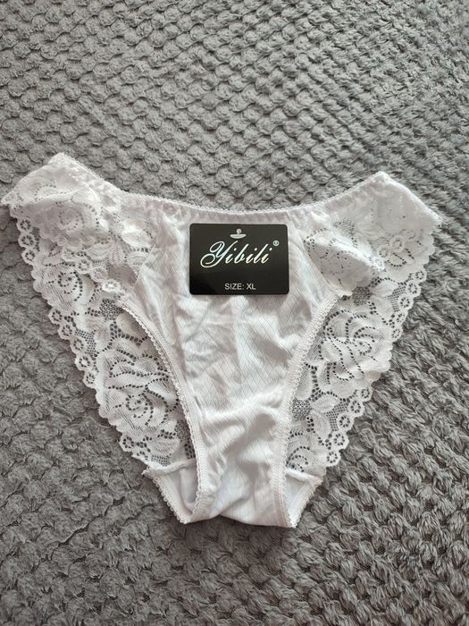 Nowe majtki koronkowe białe XS