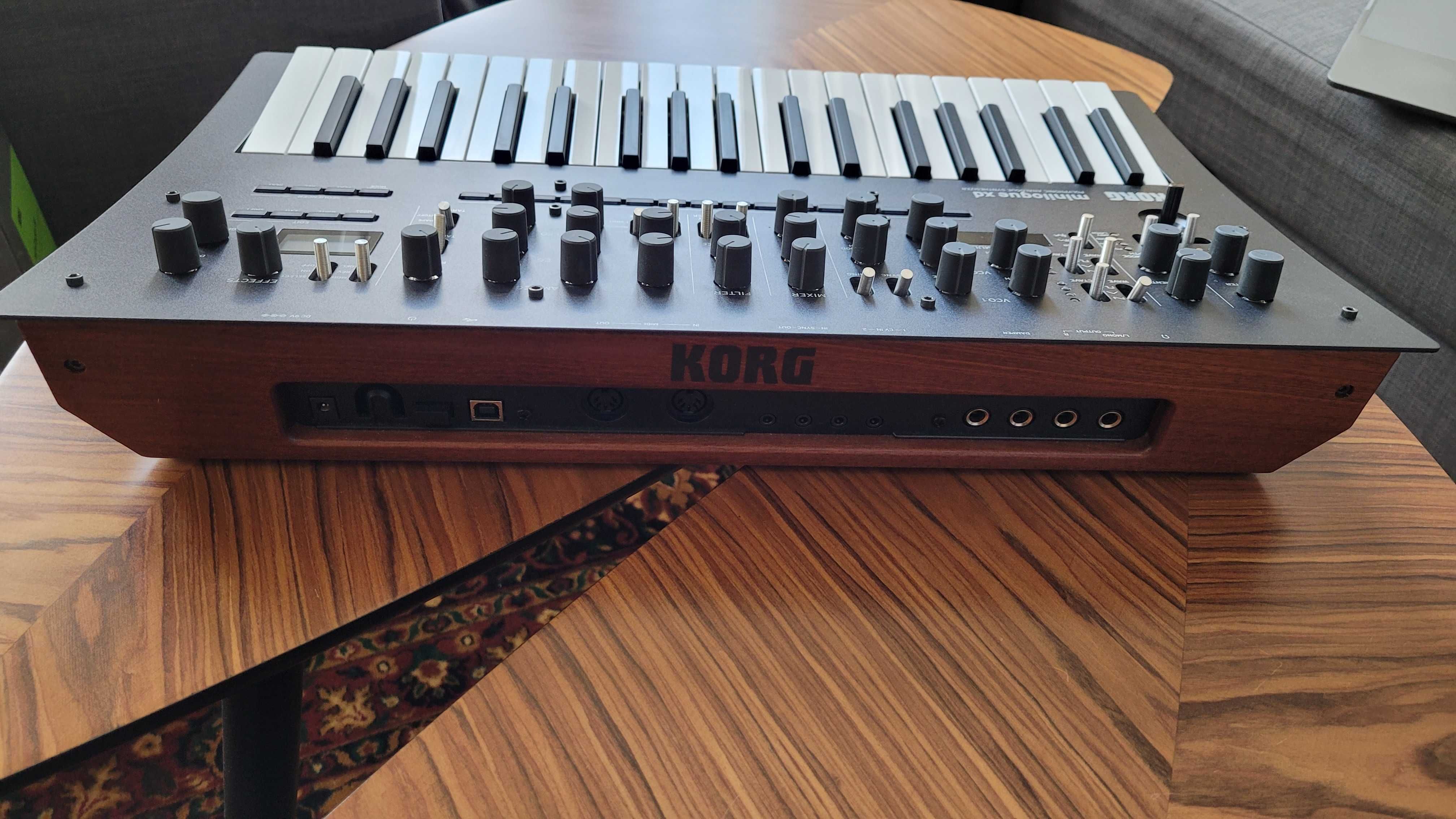 Syntezator Korg Minilogue XD