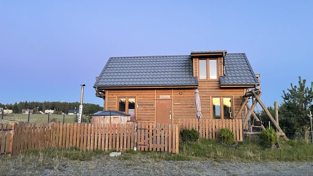 Ogrodzony, odosobniony domek z balia z jacuzzi