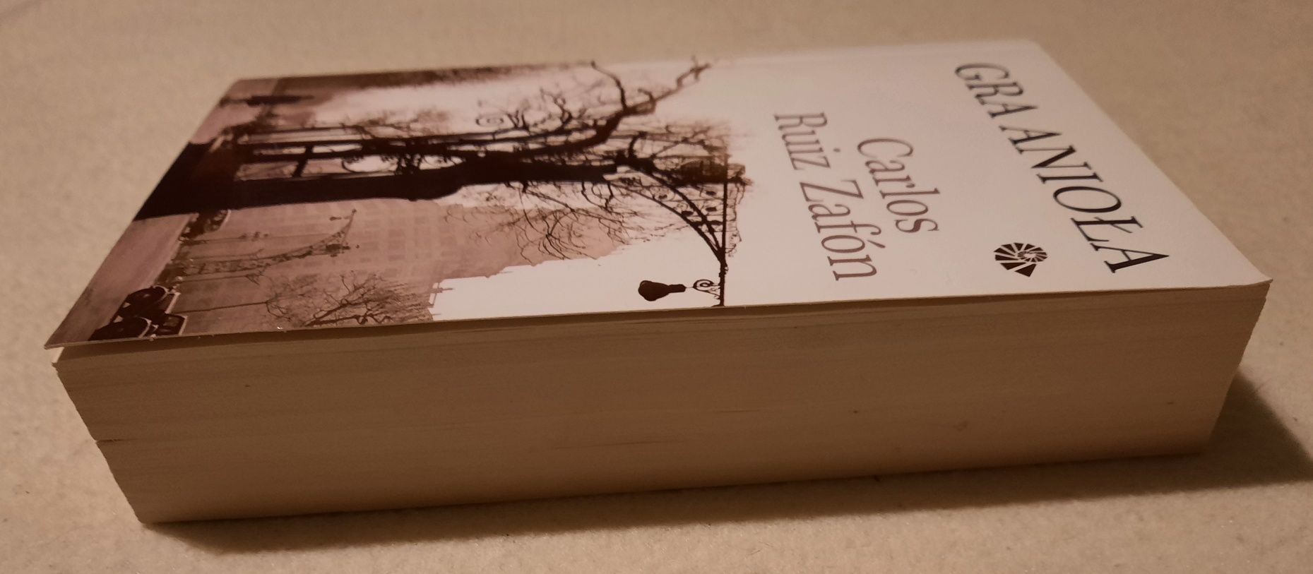 Gra Anioła - Carlos Ruiz Zafón ; książka do torebki; prezent