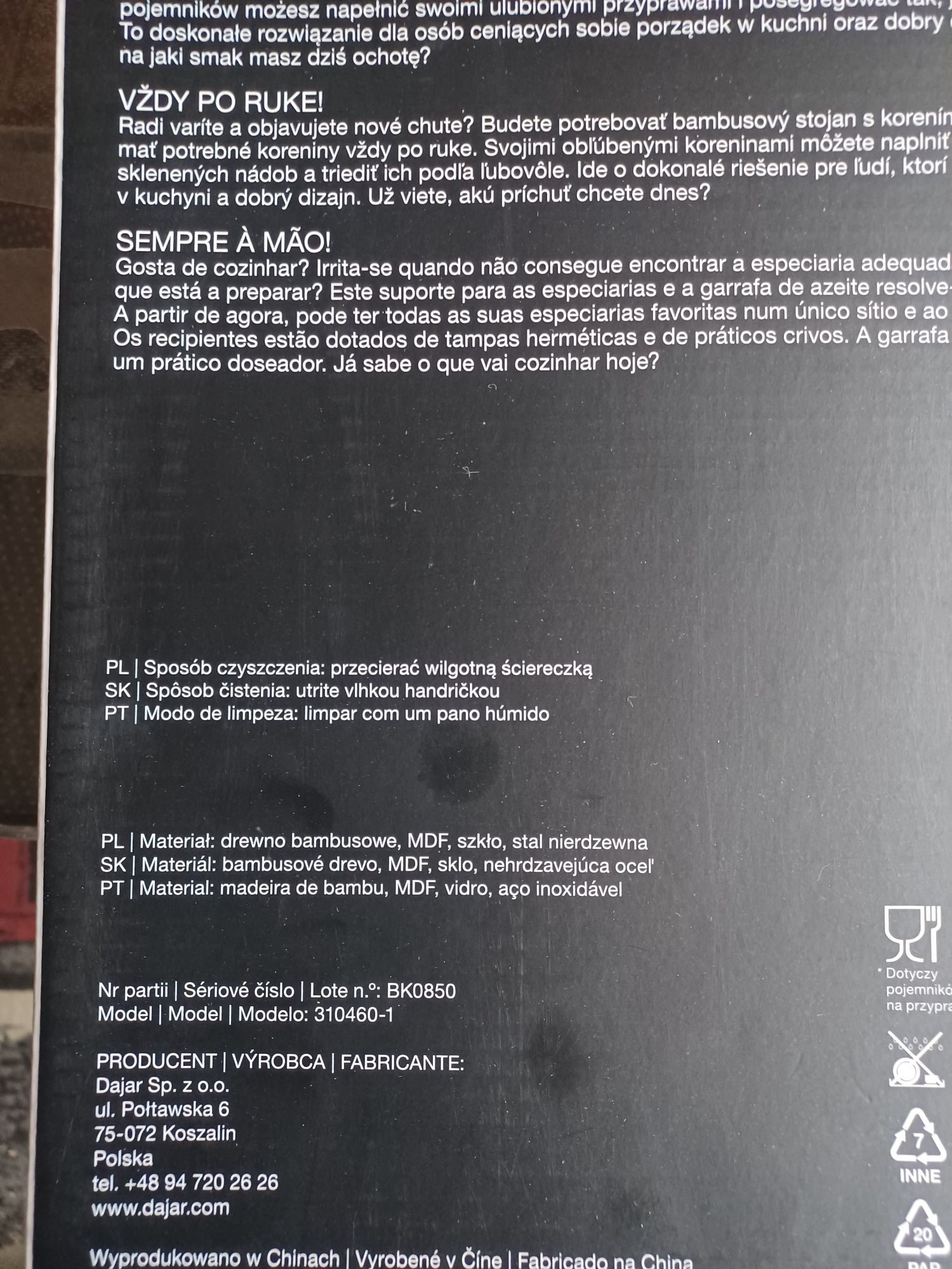 Bambusowy stojak z przyprawnikami