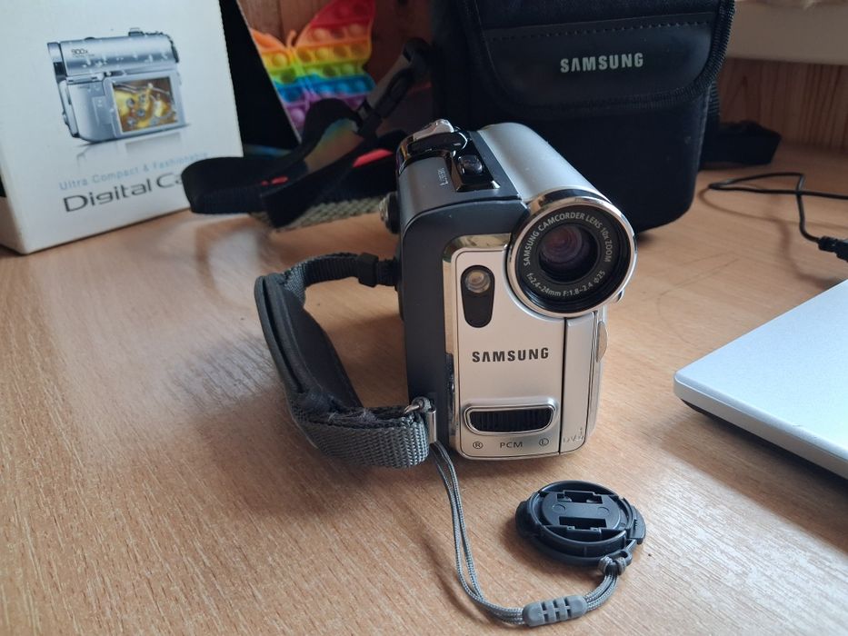 Видеокамера Samsung
