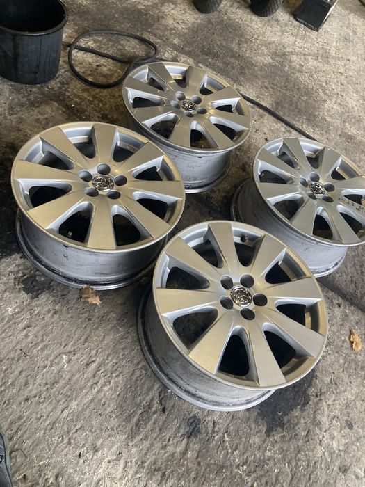 Диски оригінал Toyota avensis verso Prius Corolla lexus ct 5*100 r17