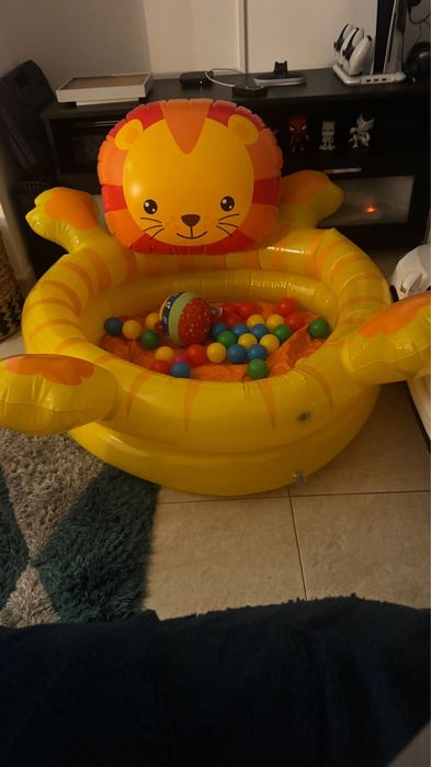 Piscina de Bolas Leao