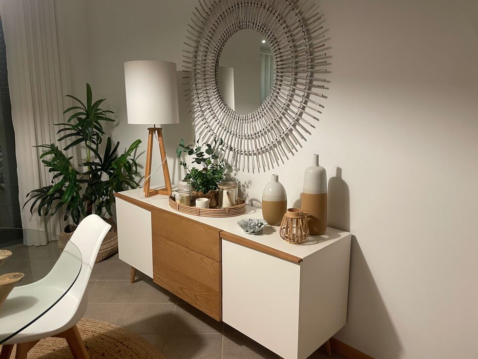 Conjunto de moveis:aparador, móvel TV, louceiro e duas mesas de centro