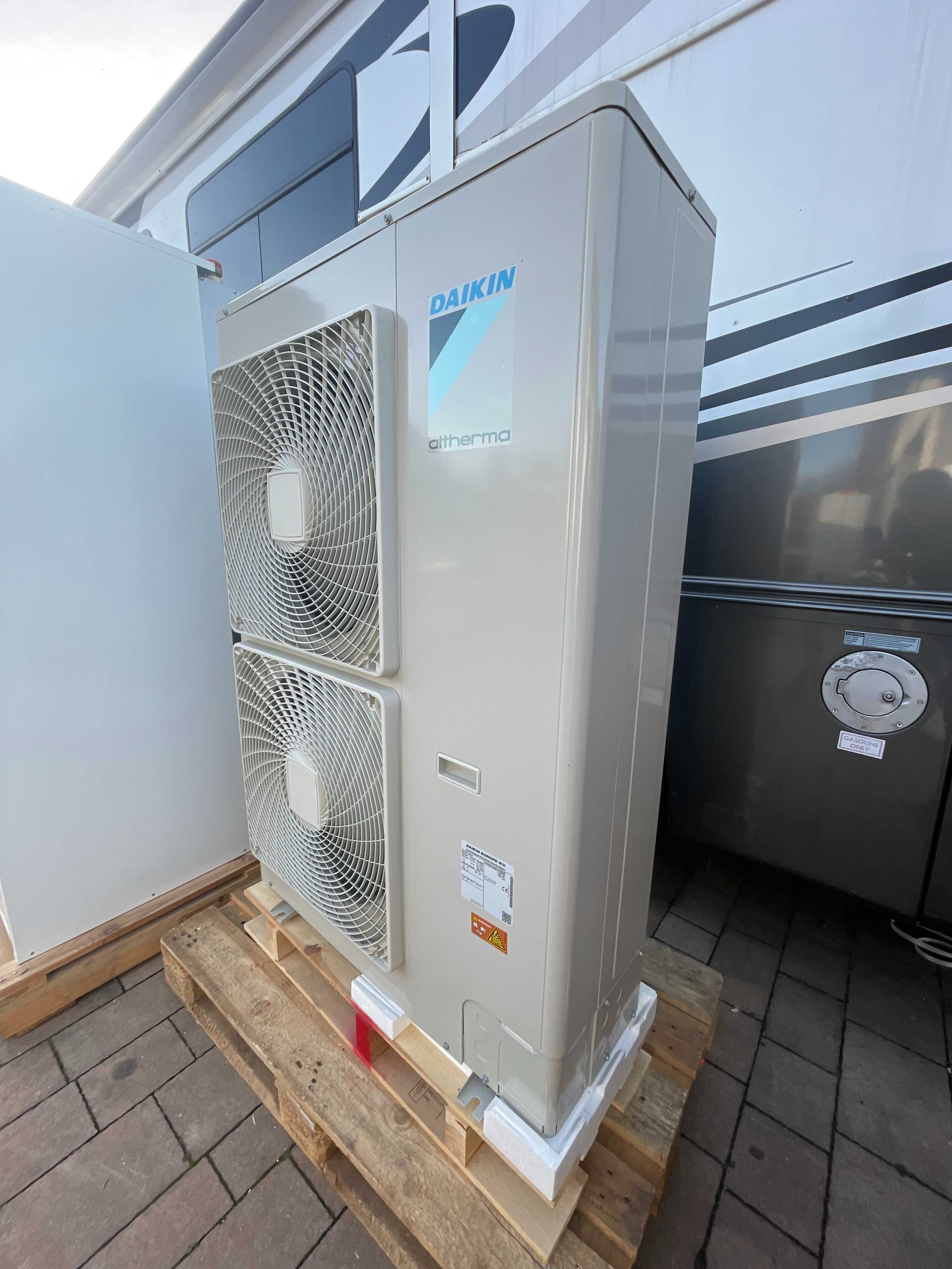 Daikin Altherma ERLQ011CAV3 z hydroboxem - pompa ciepła 11kw - nowa