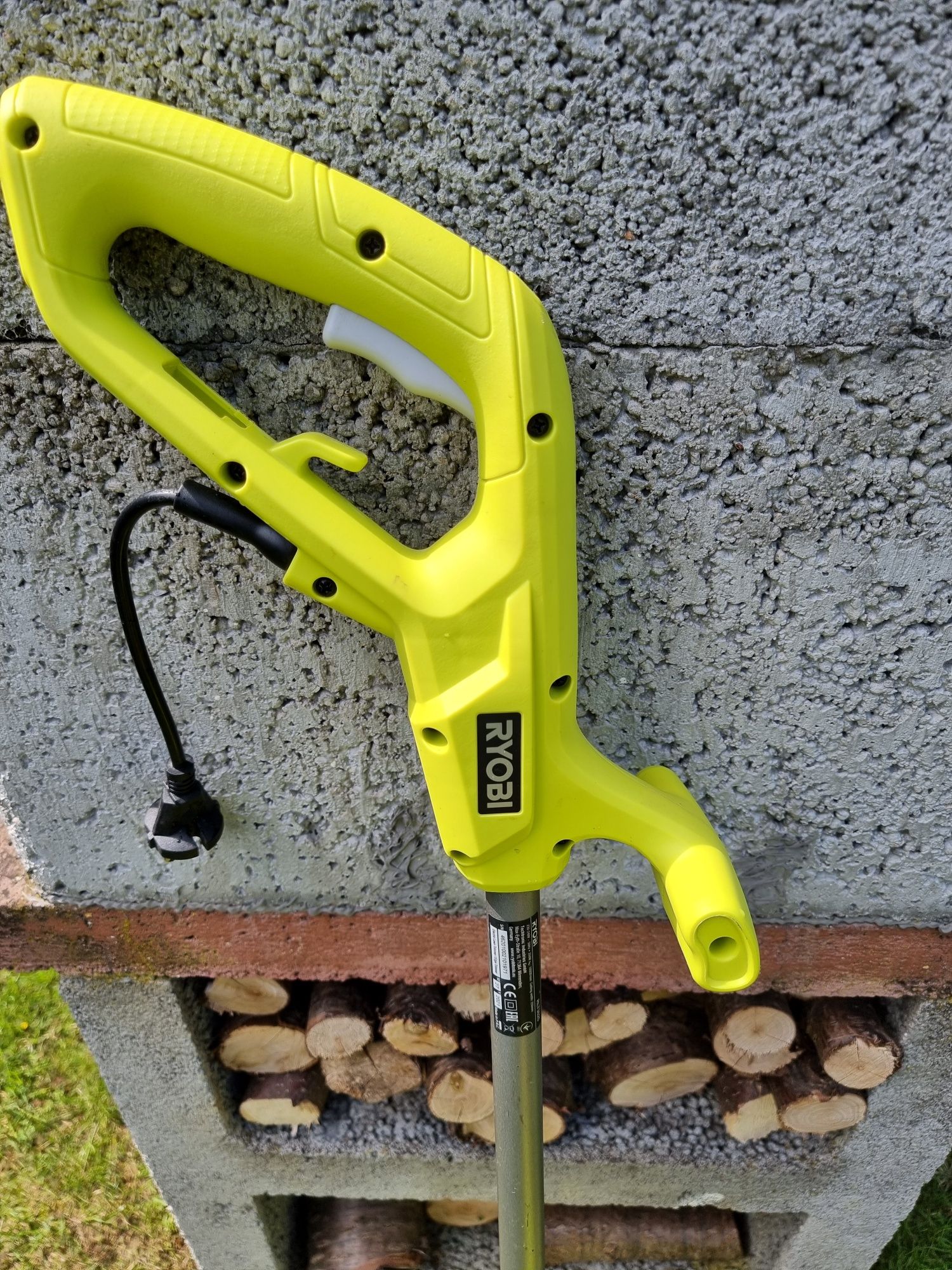 Podkaszarka elektryczna Ryobi RLT3525  350W
