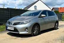 Toyota Auris Salon PL, kamera cofania, stan bardzo dobry, niski przebieg.