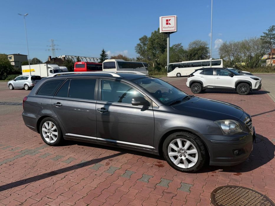 Toyota Avensis Toyota Avensis 2.0 D-4D 2007 rok