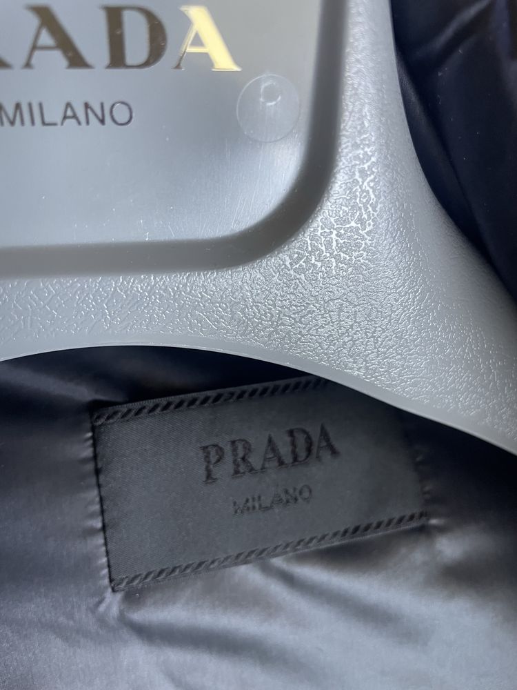 Пуховик Prada размер 52