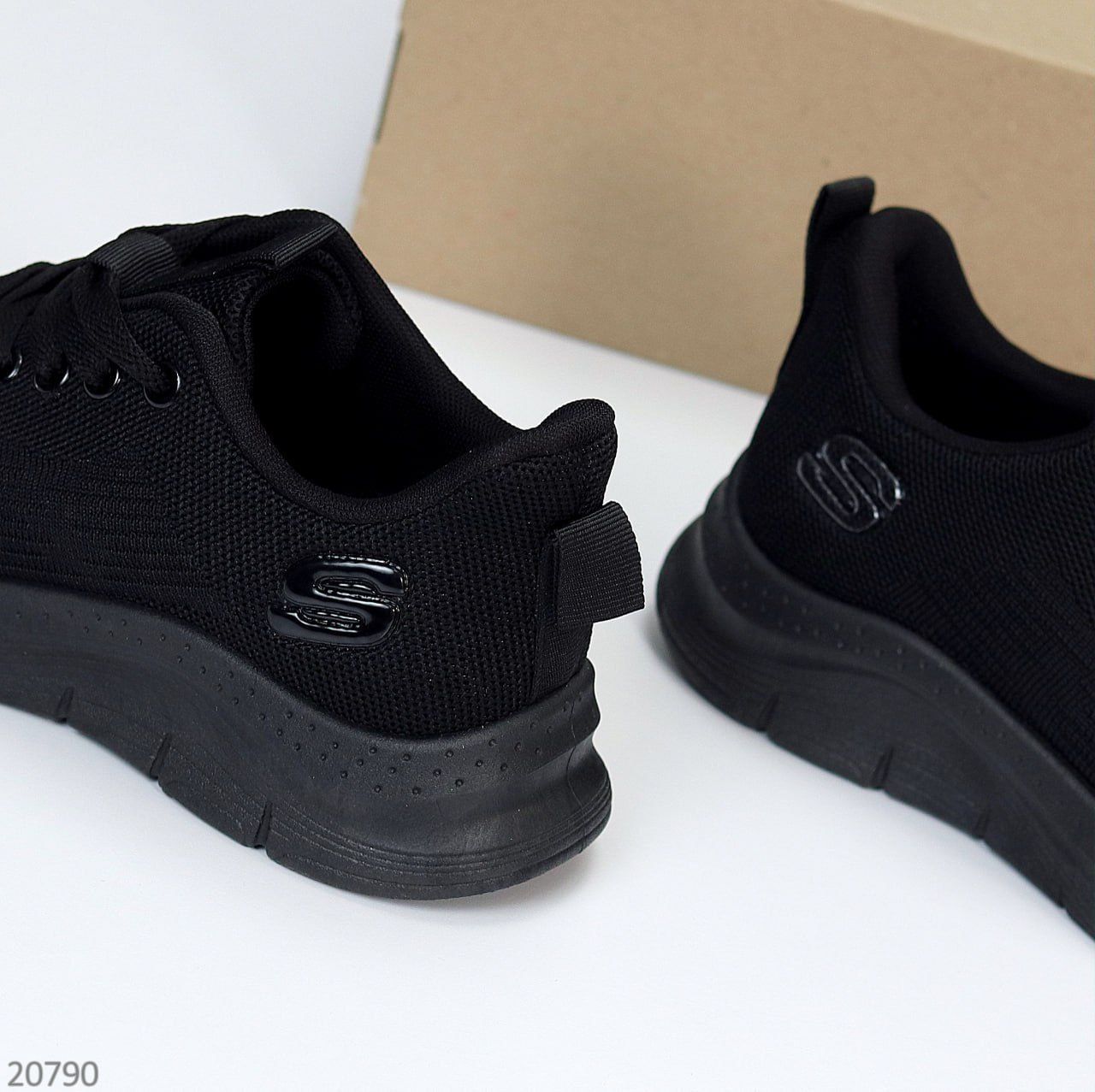 Жіночі чорні текстильні кросівки  36, 38,39,40 розмір