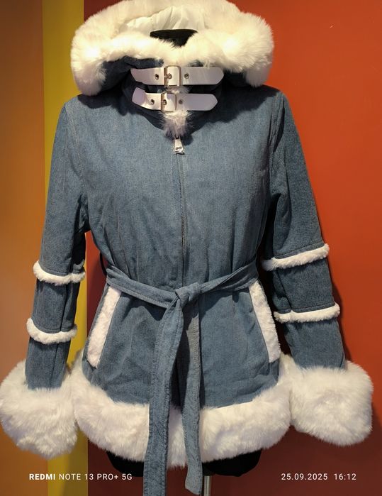 Piękna kurtka jeans z misiem