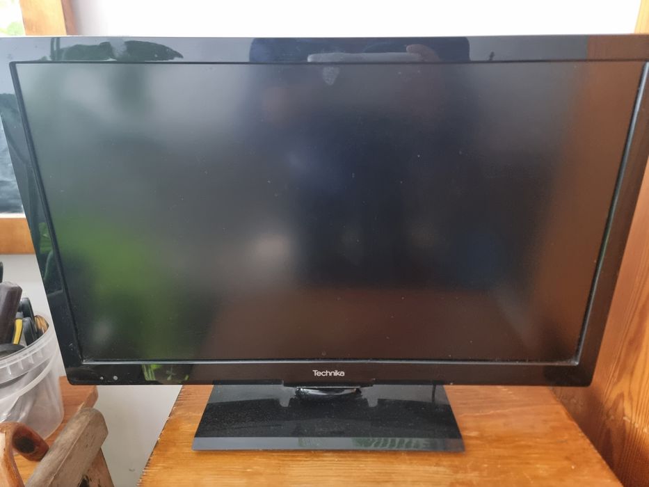 Używany telewizor Technika 718-AN15 22 Cale