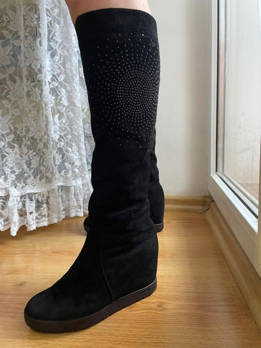 Сапоги  женские  ботфорты