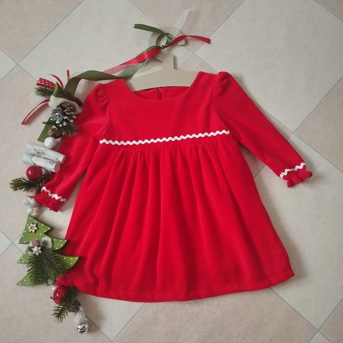 Sukienka czerwona z weluru rozm.98