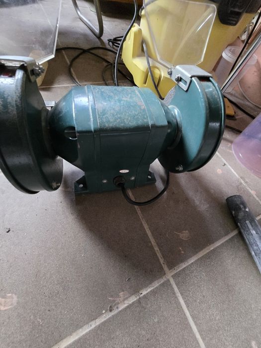 Sprzedam sprawną szlifierka stołowa 350W 2950obr