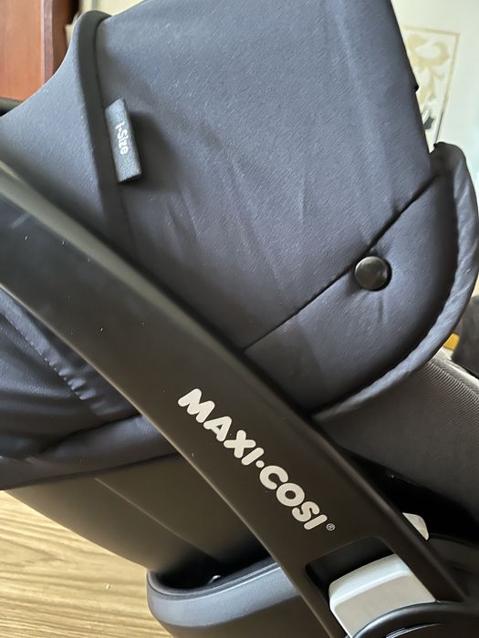 Автолюлька Maxi Cosi 0-12міс. З базою в комплекті. Isofix