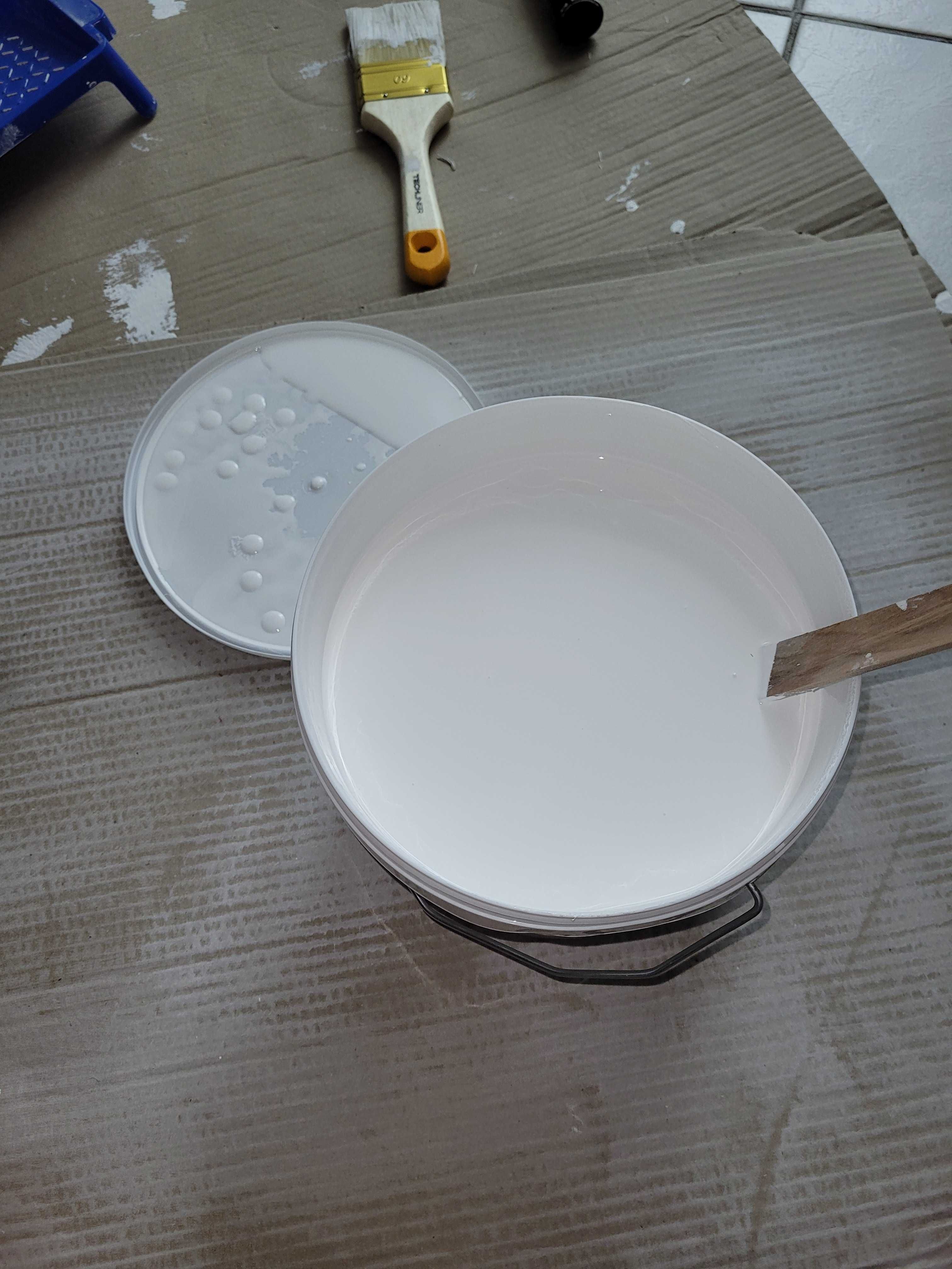 Farba akryl do listew 3L,  podkład farba pośrednia Flugger 0,75L biała