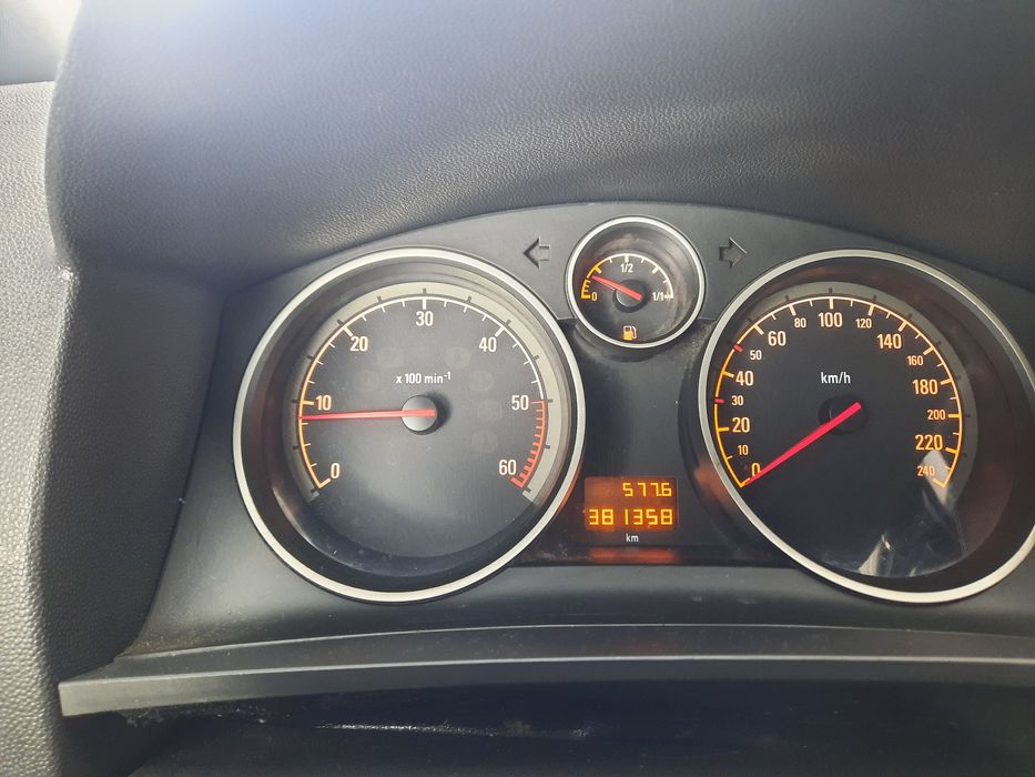 Opel Zafira B 1.7 CDTI 2010r.