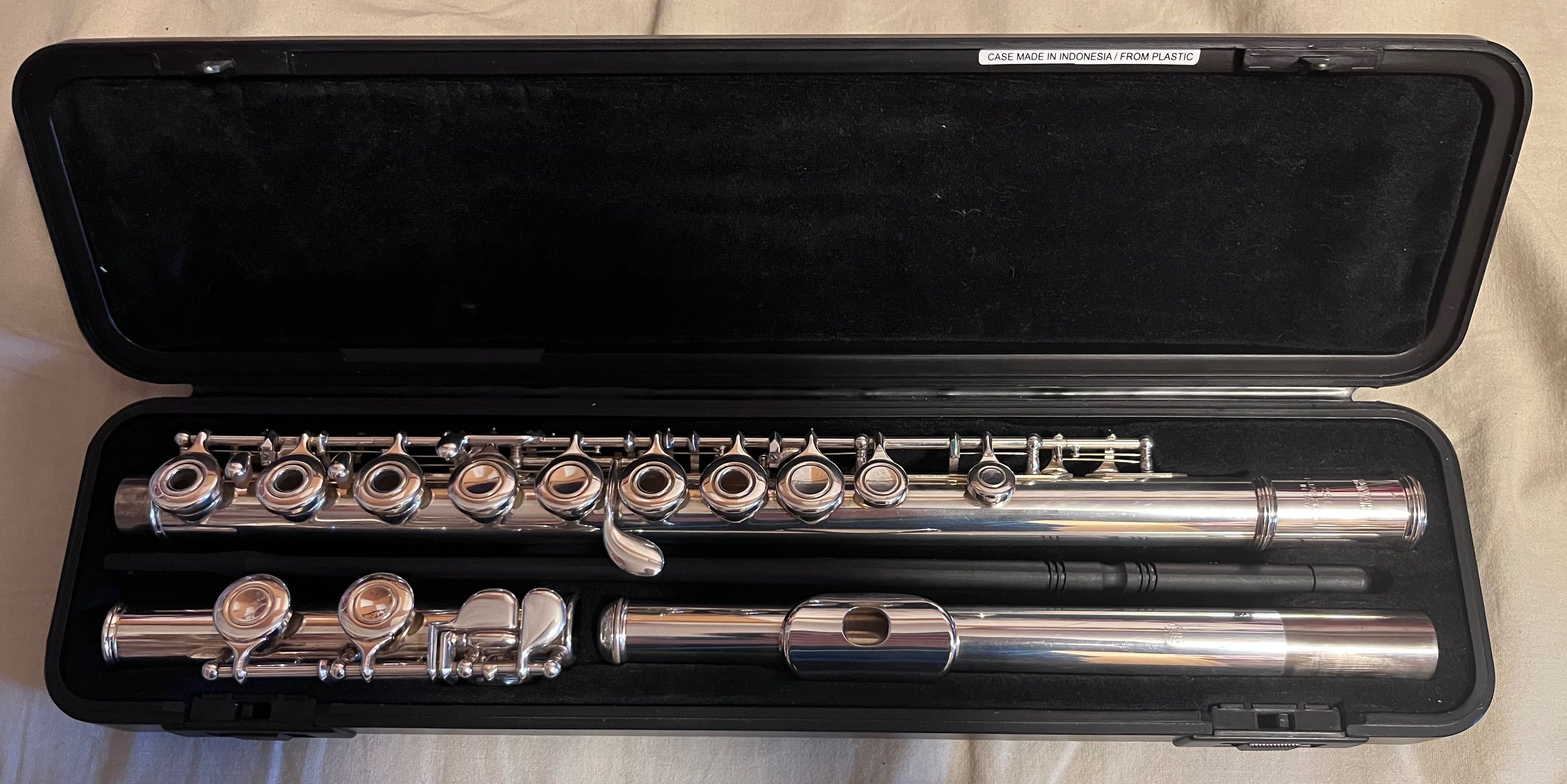 Flet poprzeczny Yamaha YFL 281